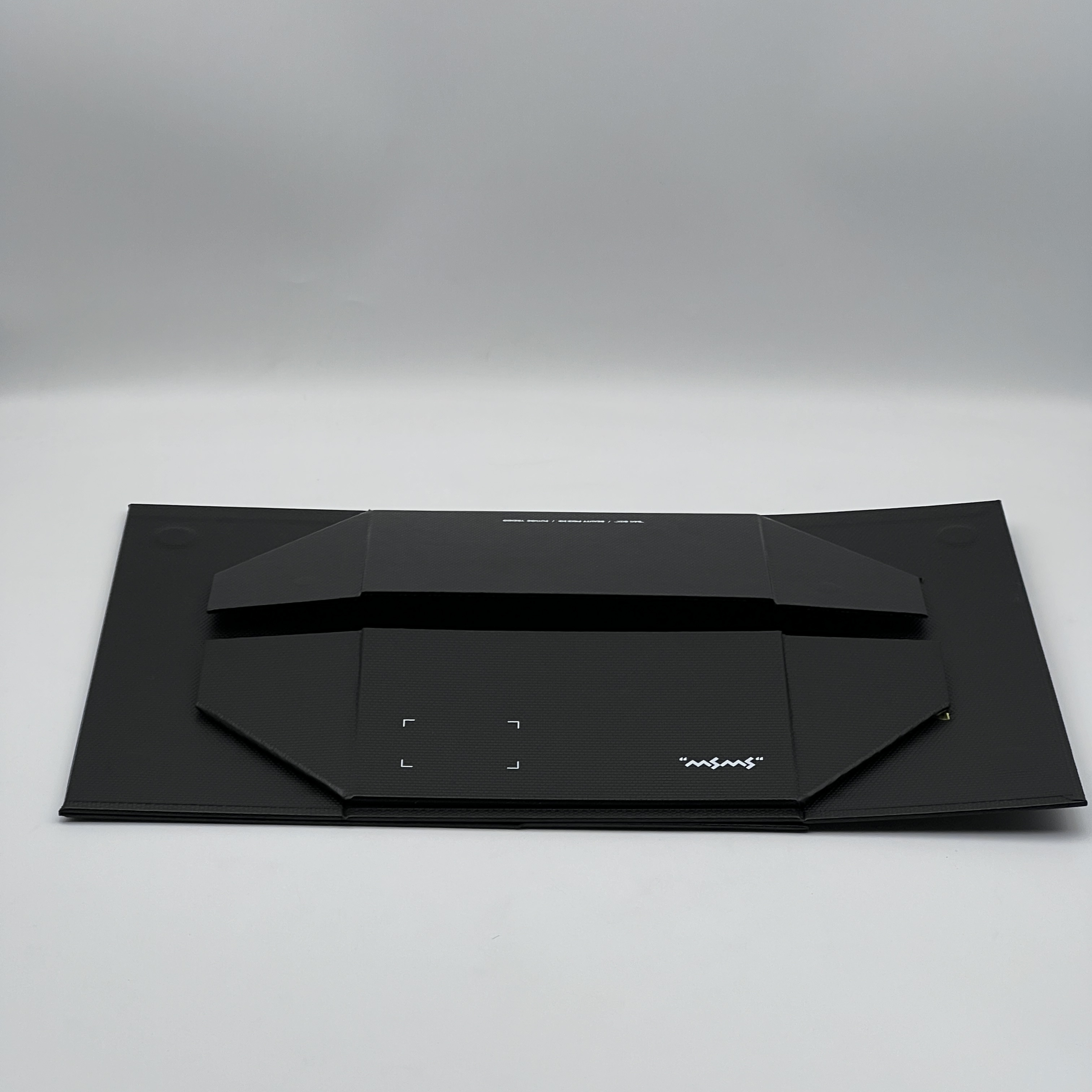 Shoe folding gift box