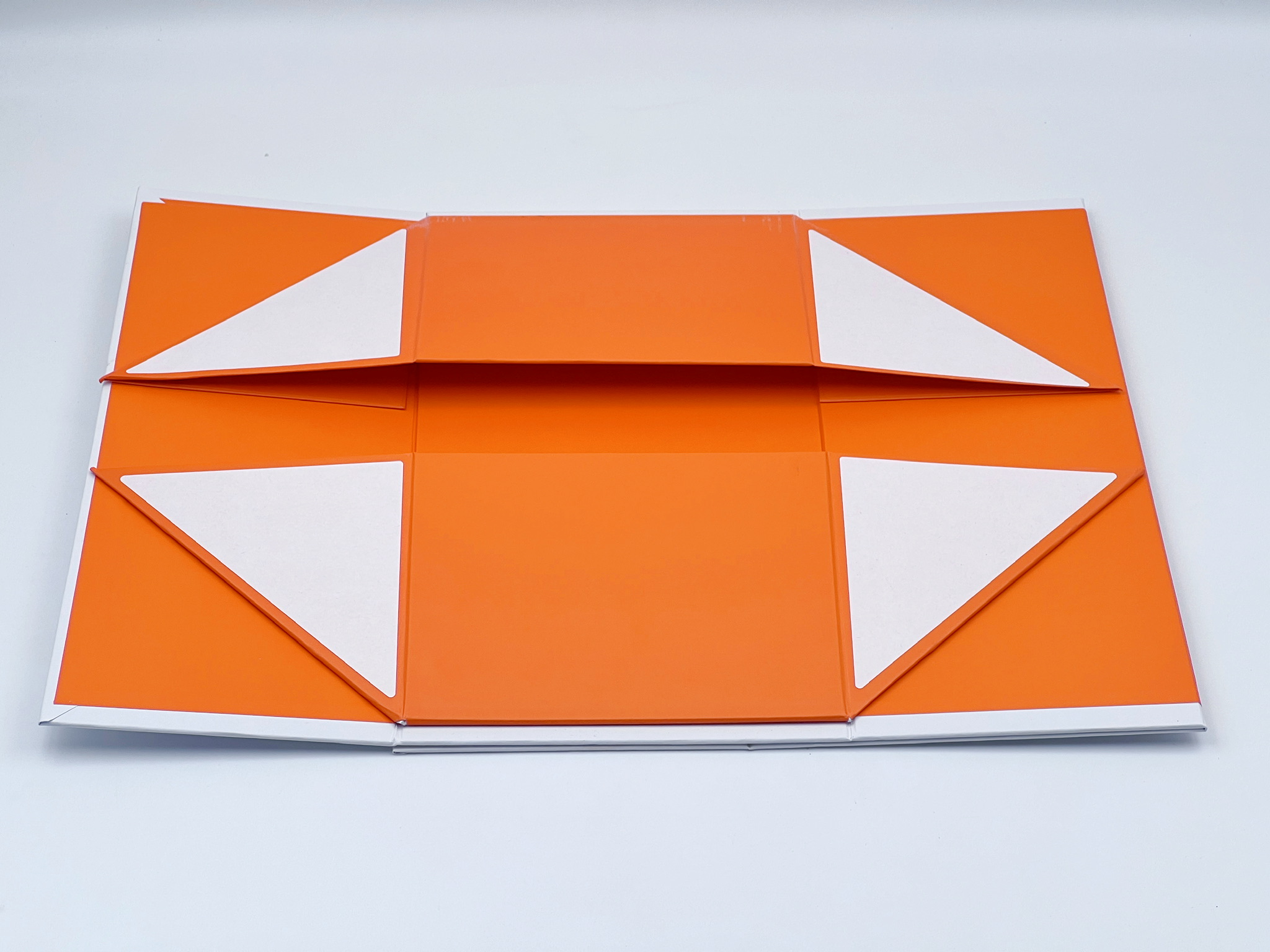 Shoe window-opening folding gift box