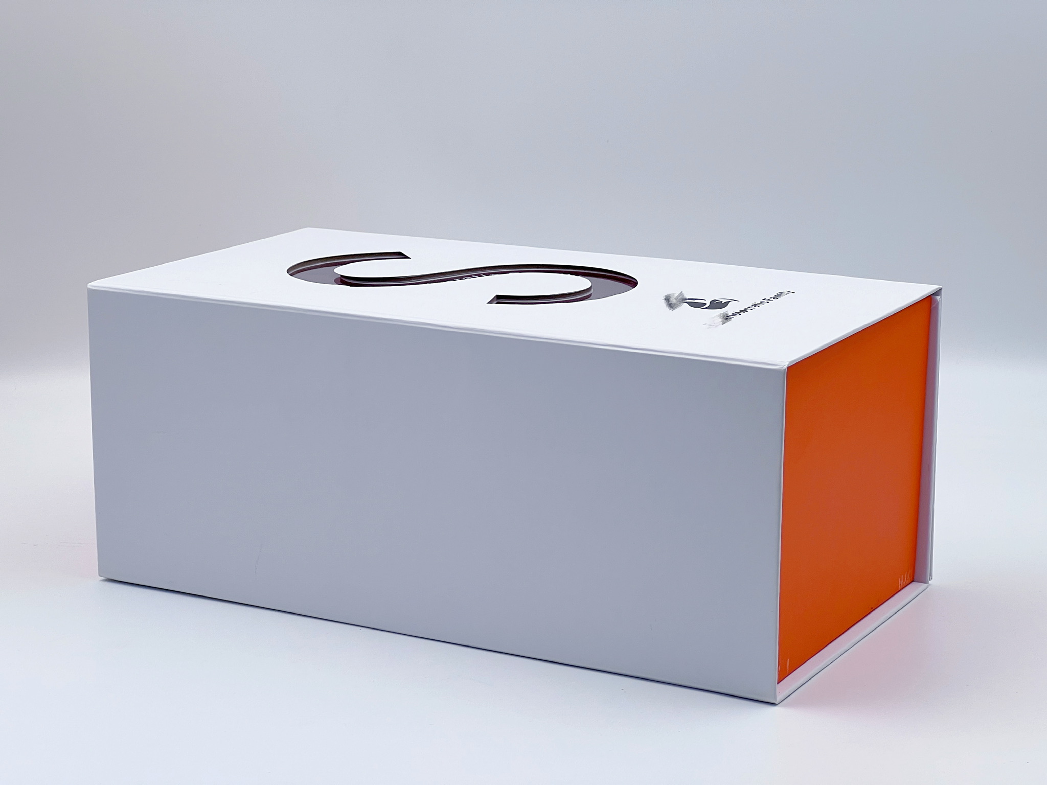 Shoe window-opening folding gift box