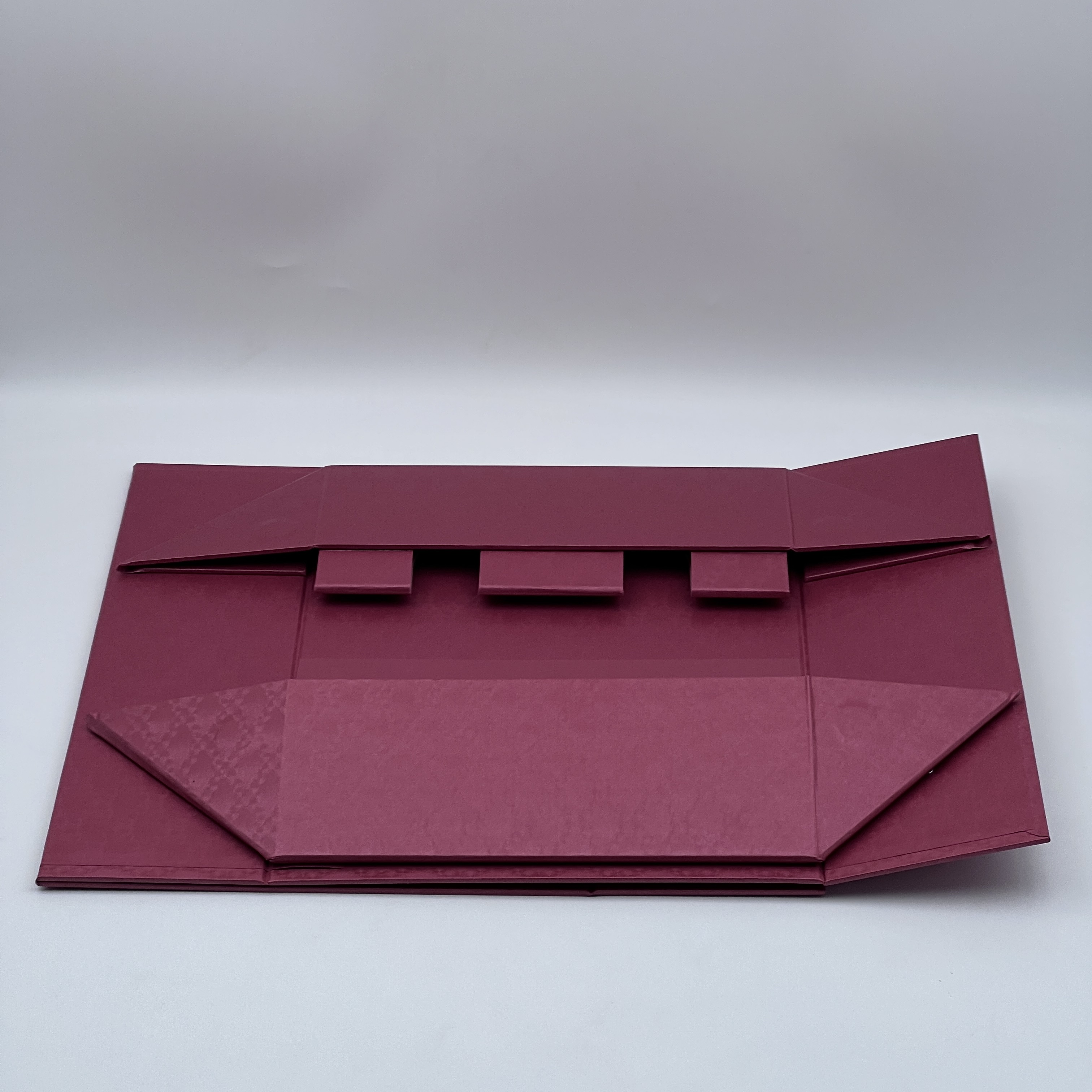 Folding gift box for alcohol products